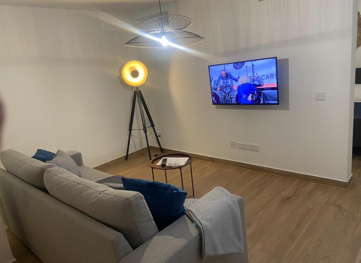 Theatre Apartment *